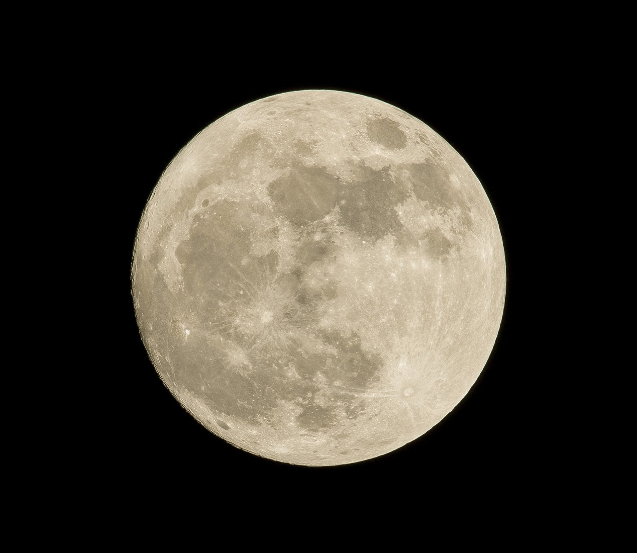 découvrez l'art de la photographie lunaire avec nos conseils pratiques, astuces et techniques pour capturer la beauté de la lune sous différents angles et en toutes conditions. explorez le matériel nécessaire et transformez vos clichés nocturnes en véritables œuvres d'art.